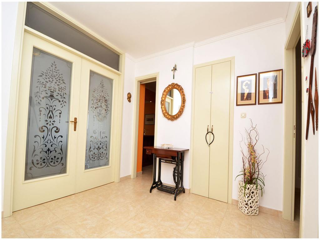Apartment Laura Podstrana Camera foto