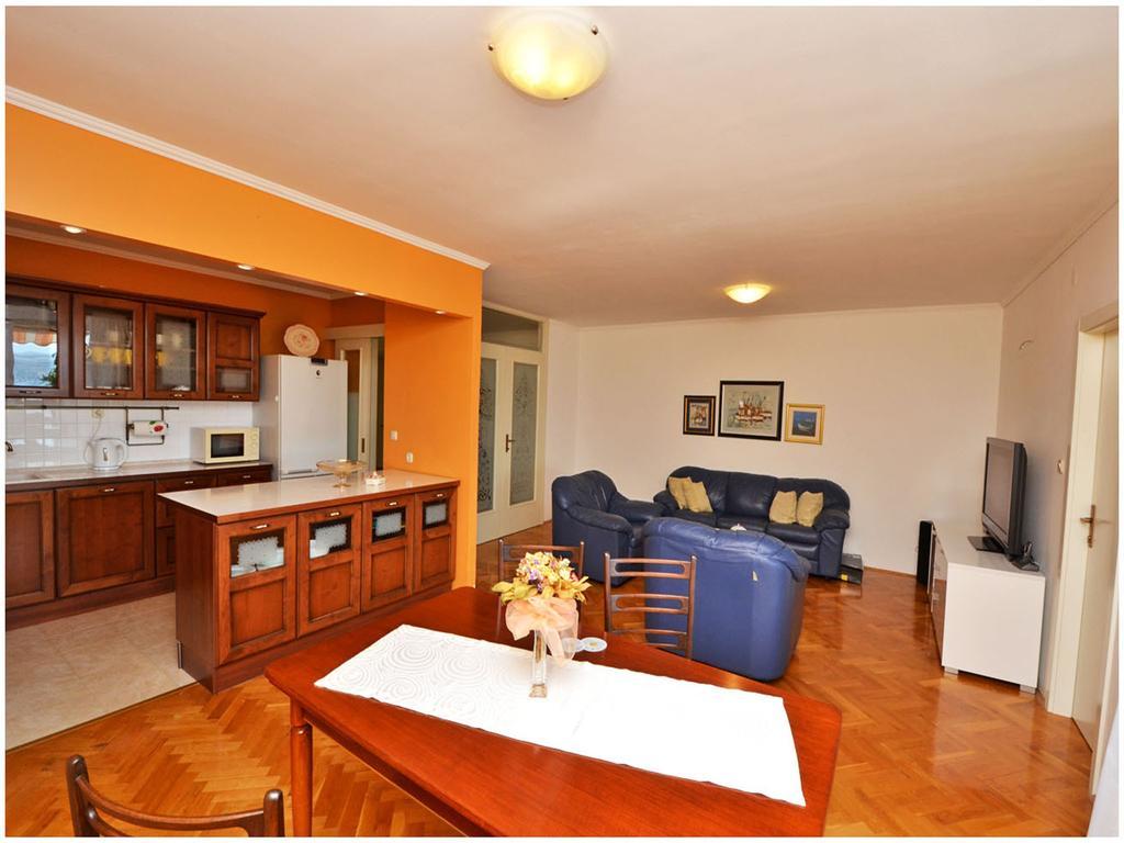 Apartment Laura Podstrana Camera foto